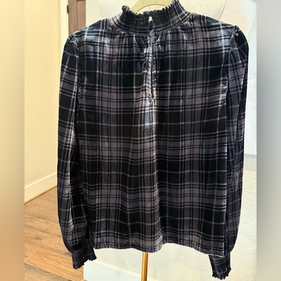 EUC Evereve Black Plaid Velvet Smocked Blouse Women- Small - Picture 5 of 11